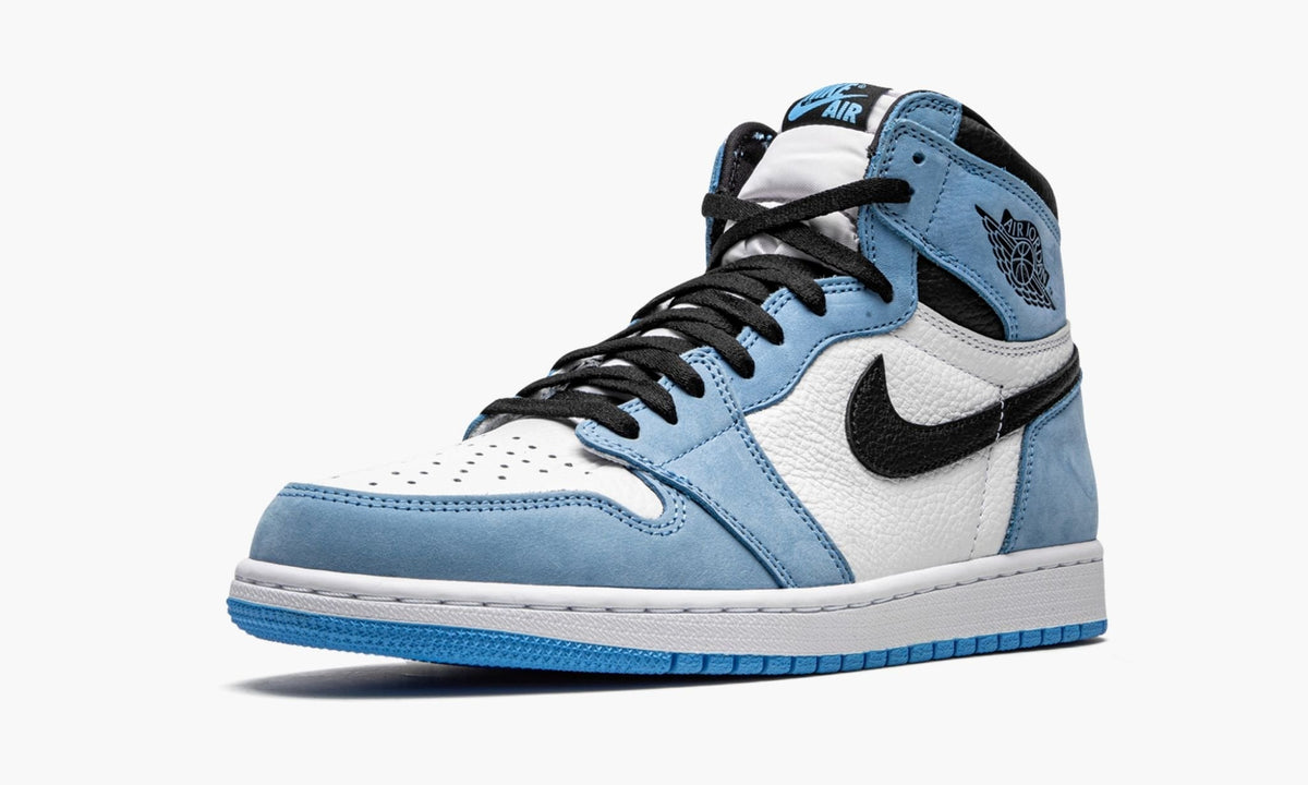 Air Jordan 1 Retro High OG "University Blue" - Angle View 5