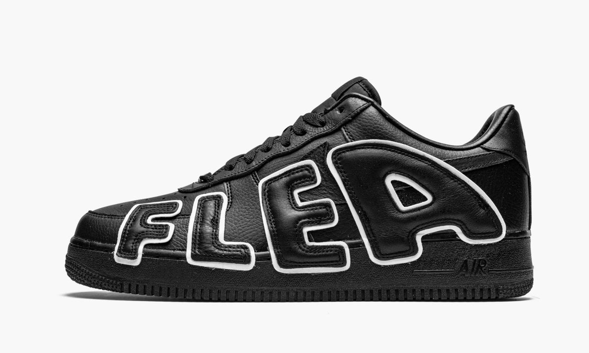 Air Force 1 Low "Cactus Plant Flea Market - Black" - Angle View 2