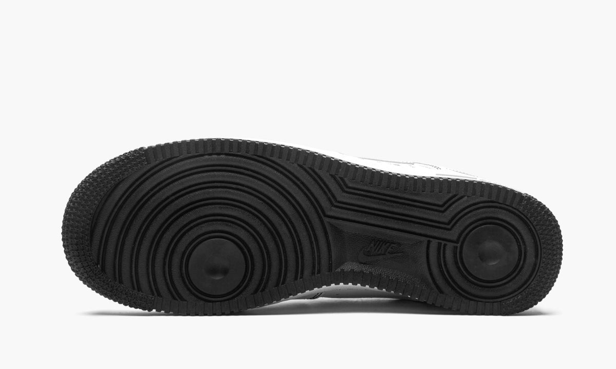Air Force 1 Low '07 "Contrast Stitching - White / Black" - Angle View 6