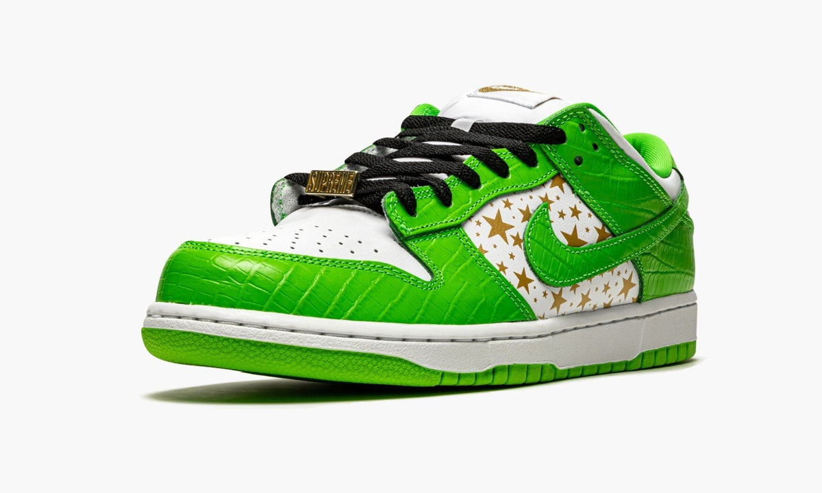SB Dunk Low "Supreme - Stars - Mean Green" - View 5