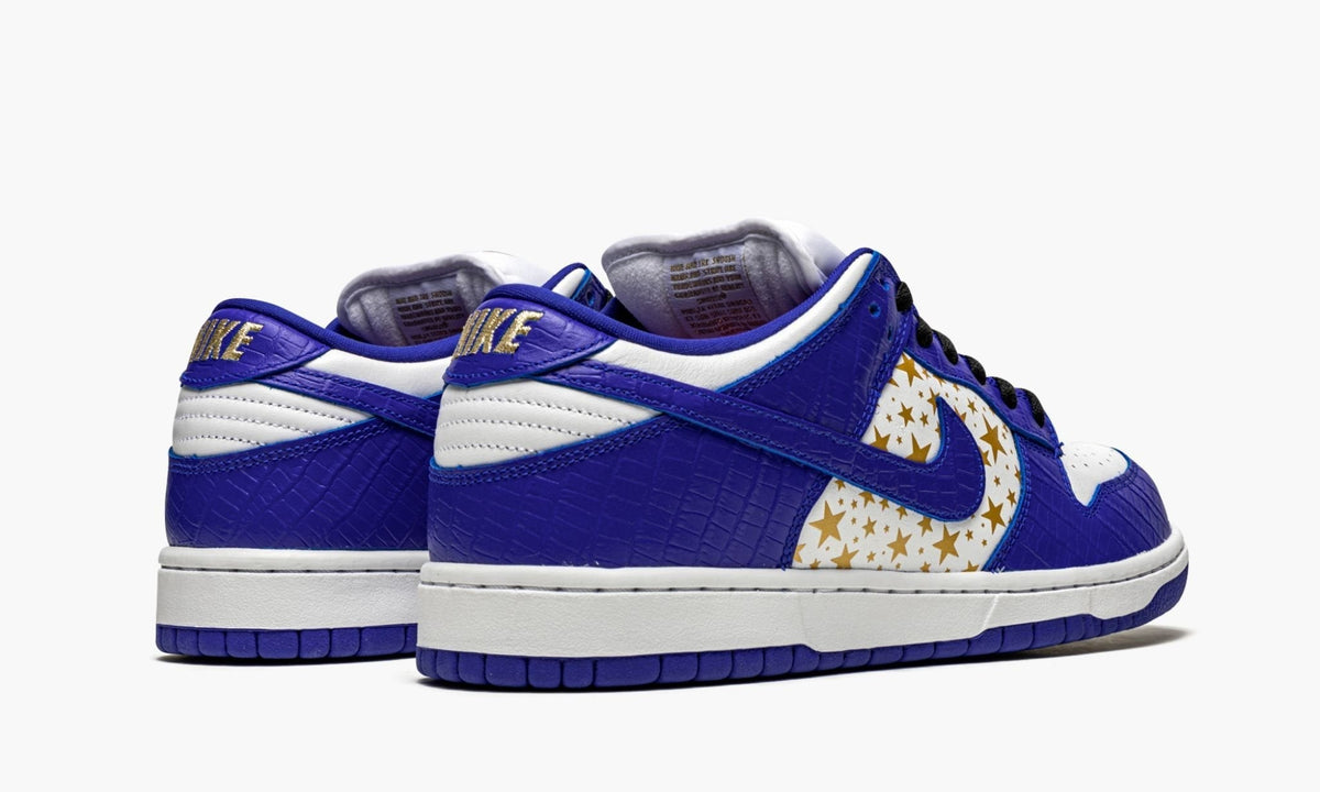SB Dunk Low "Supreme - Stars - Hyper Blue" - View 4