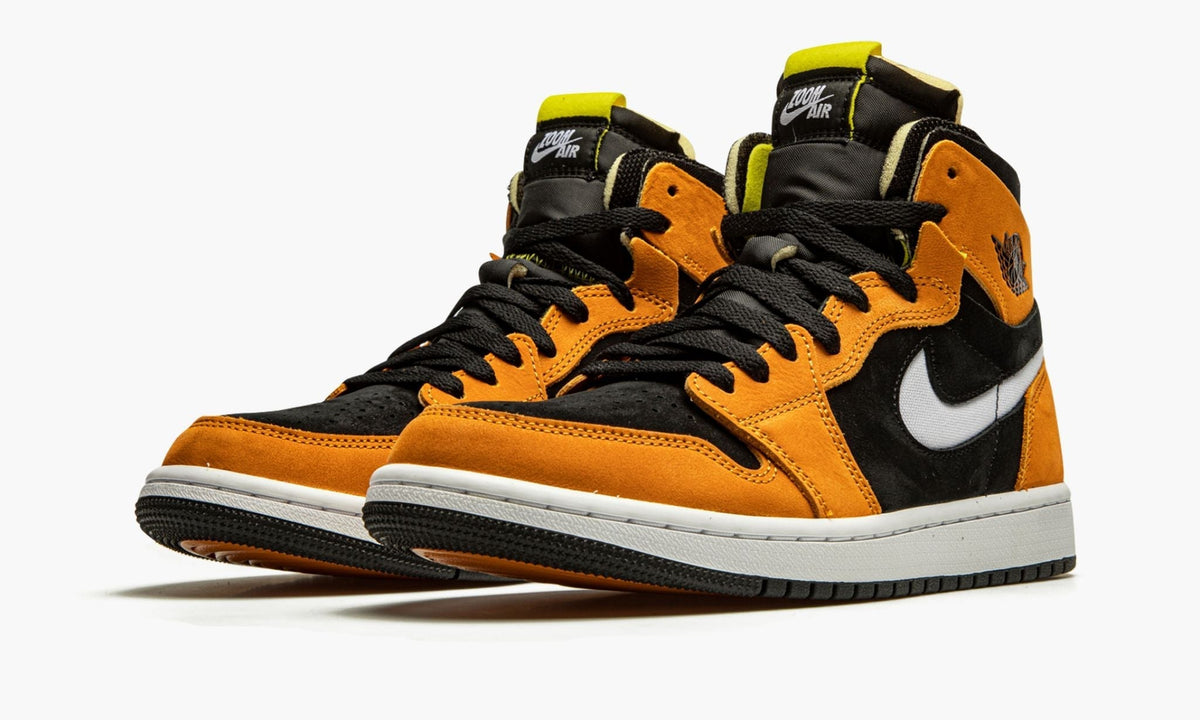 Air Jordan 1 Zoom Air CMFT "Black / Monarch" - Angle View 3