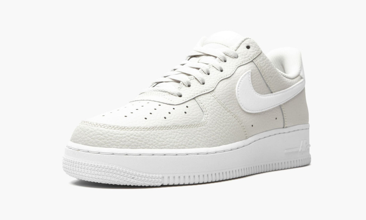 Air Force 1 Low '07 "Light Bone" - Angle View 5