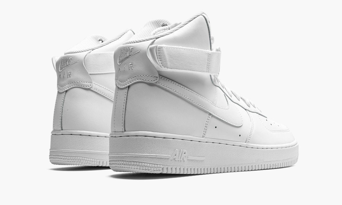 Air Force 1 High '07 "Triple White" - Angle View 4