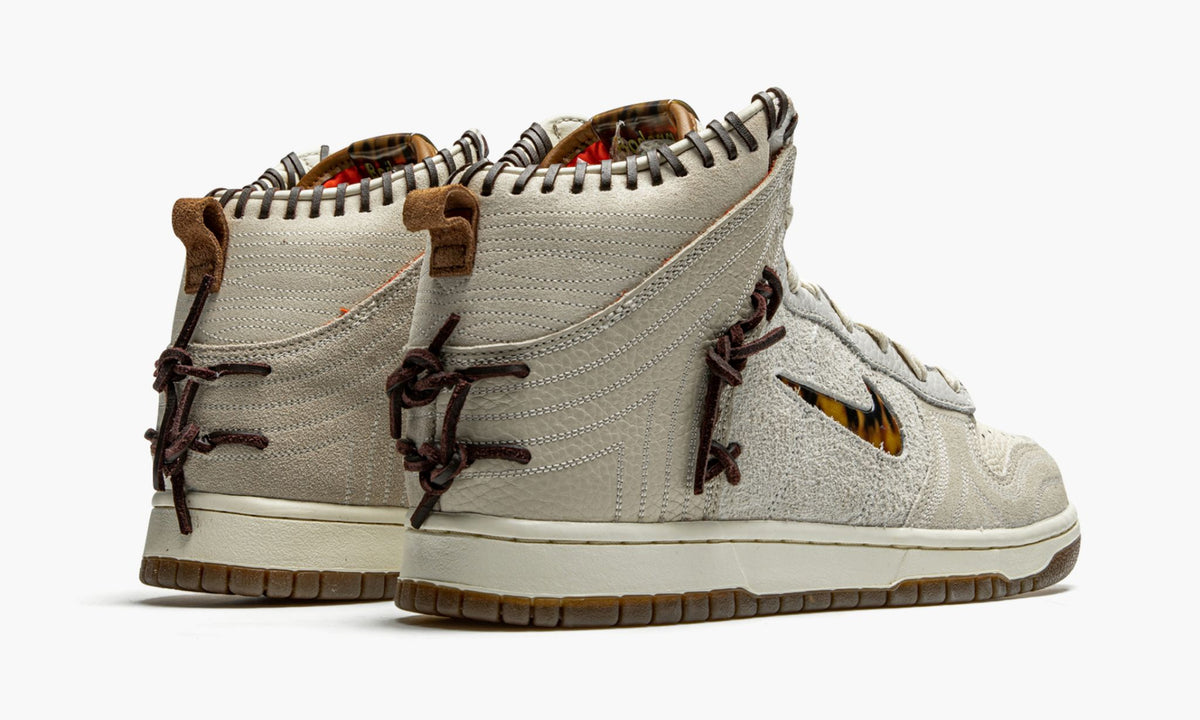 Nike Dunk High "Bodega - Friends & Family" - View 4