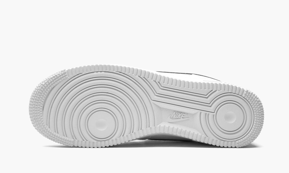 Air Force 1 Low '07 "White / Black" - Angle View 6