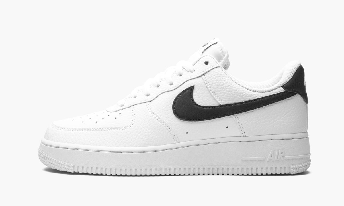 Air Force 1 Low '07 "White / Black" - Angle View 2