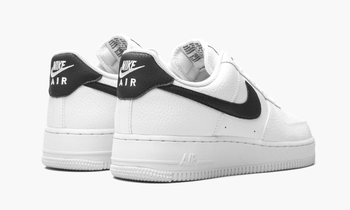 Air Force 1 Low '07 "White / Black" - Angle View 4