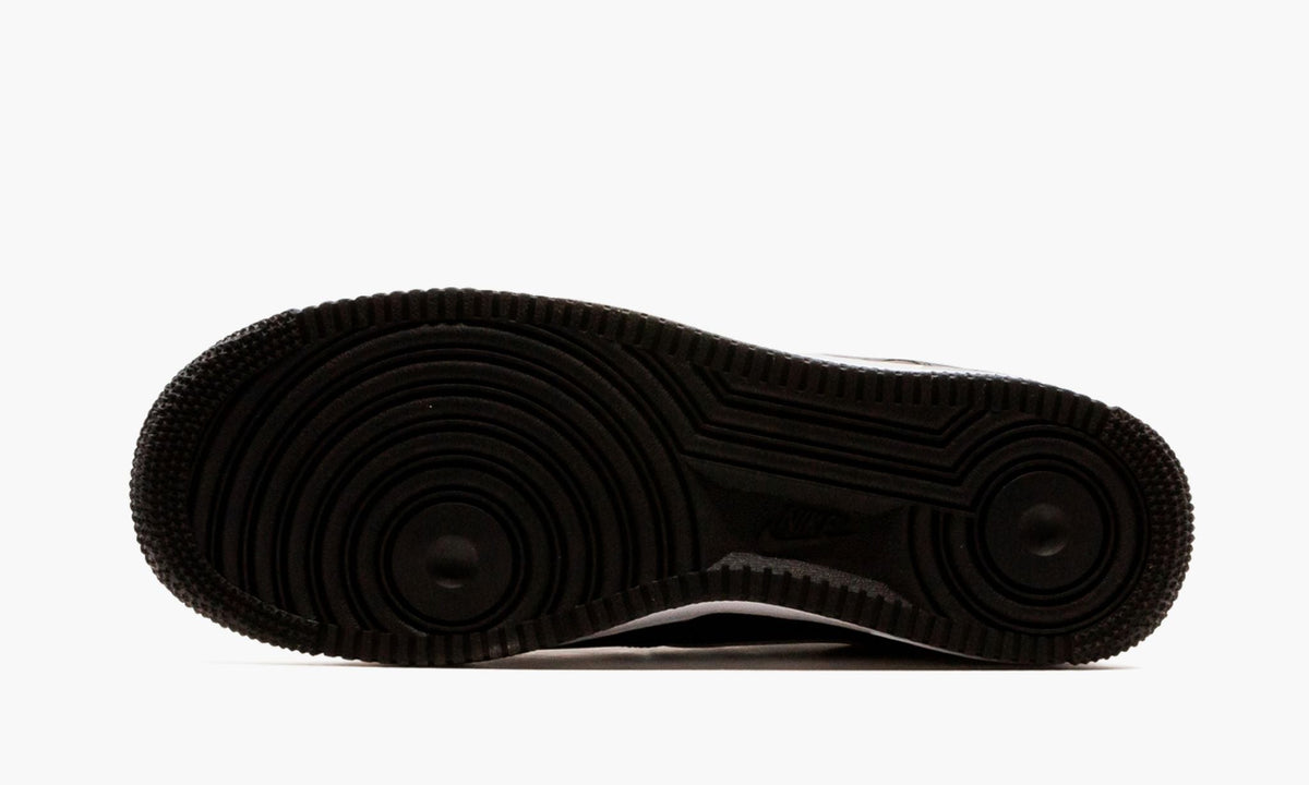 Air Force 1 Low '07 LV8 "Live Together, Play Together" - Angle View 6