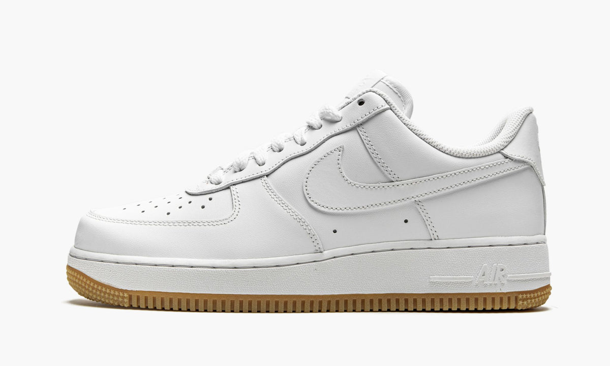 Air Force 1 Low '07 "White / Gum" - Angle View 2