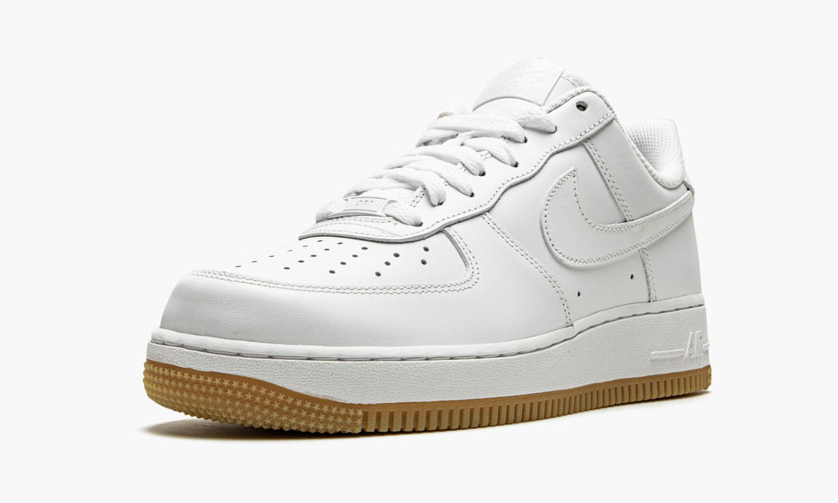 Air Force 1 Low '07 "White / Gum" - Angle View 5
