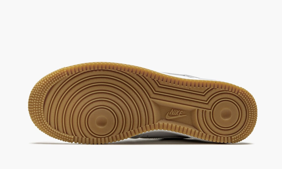 Air Force 1 Low '07 "White / Gum" - Angle View 6