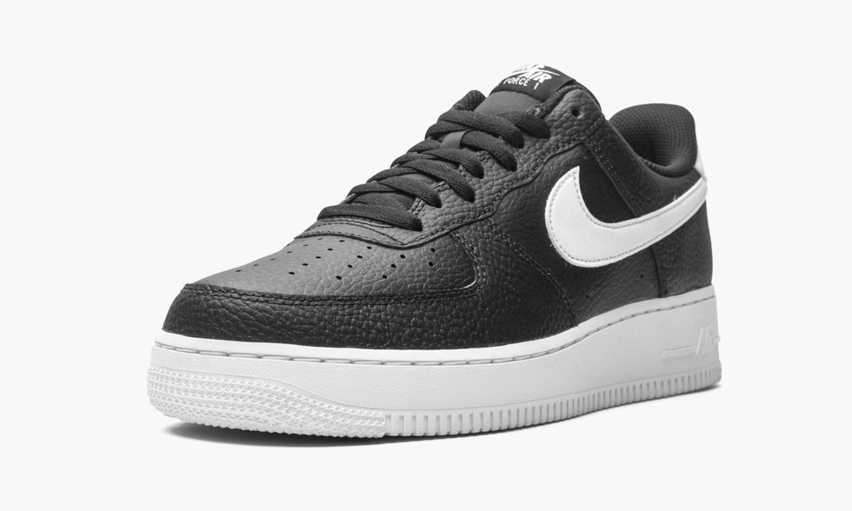 Air Force 1 Low '07 "Black / White" - Angle View 5