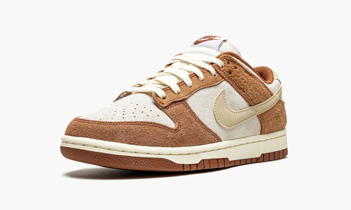 Dunk Low PRM "Medium Curry" - View 9