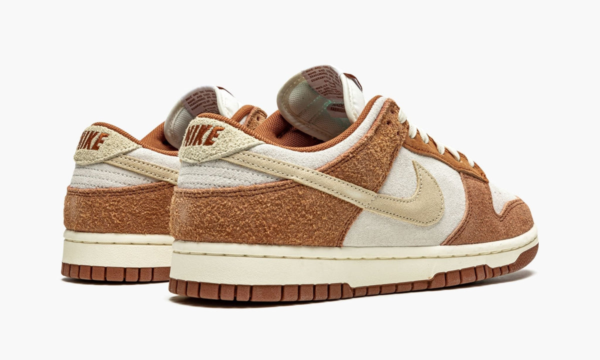 Dunk Low PRM "Medium Curry" - View 7
