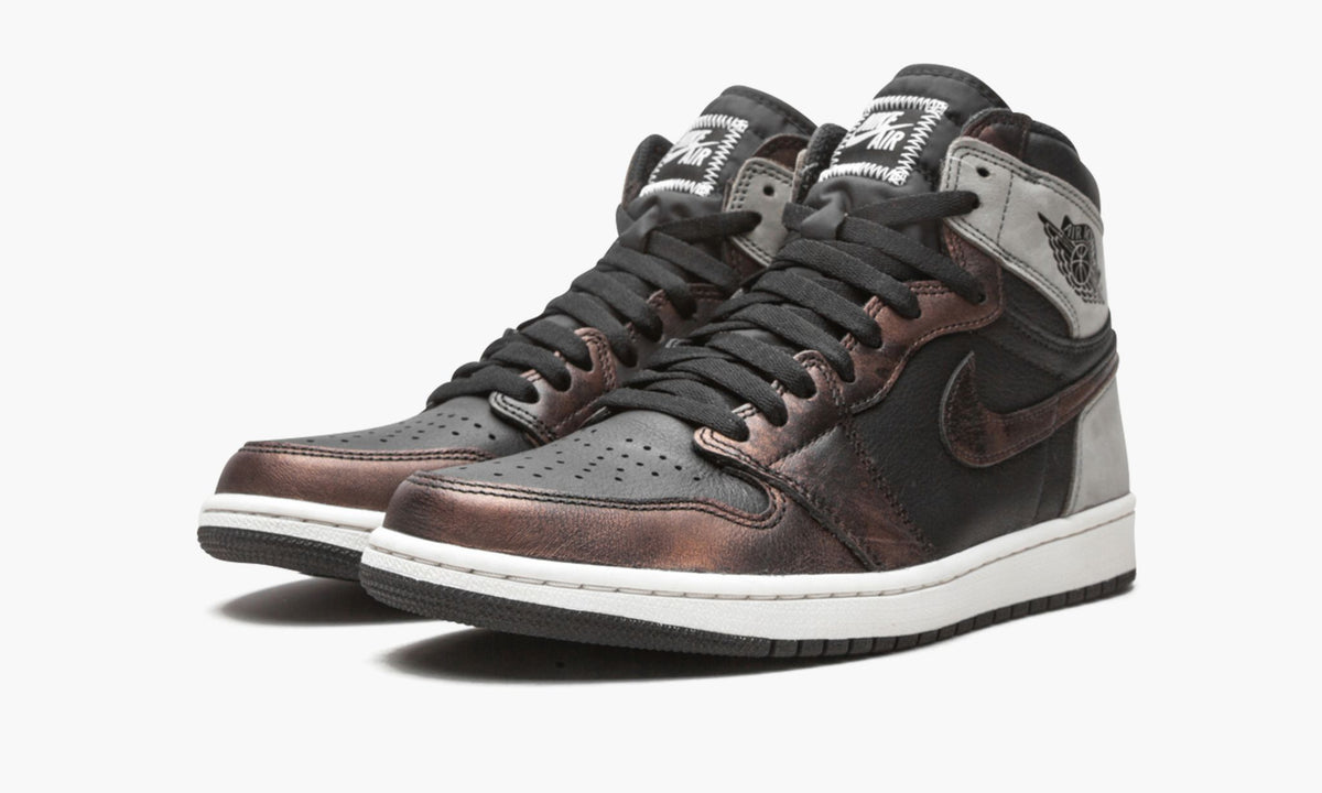 Air Jordan 1 Retro High OG "Patina / Rust Shadow" - Angle View 3