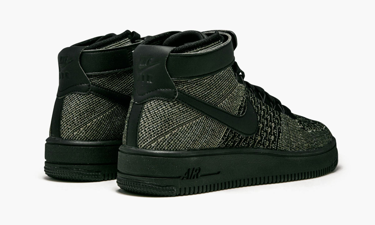 Nike AF Ultra Flyknit Mid - Angle View 4