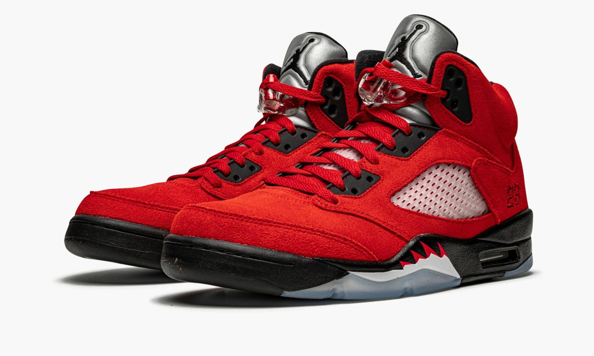 Air Jordan 5 Retro "Raging Bull " - Angle View 3