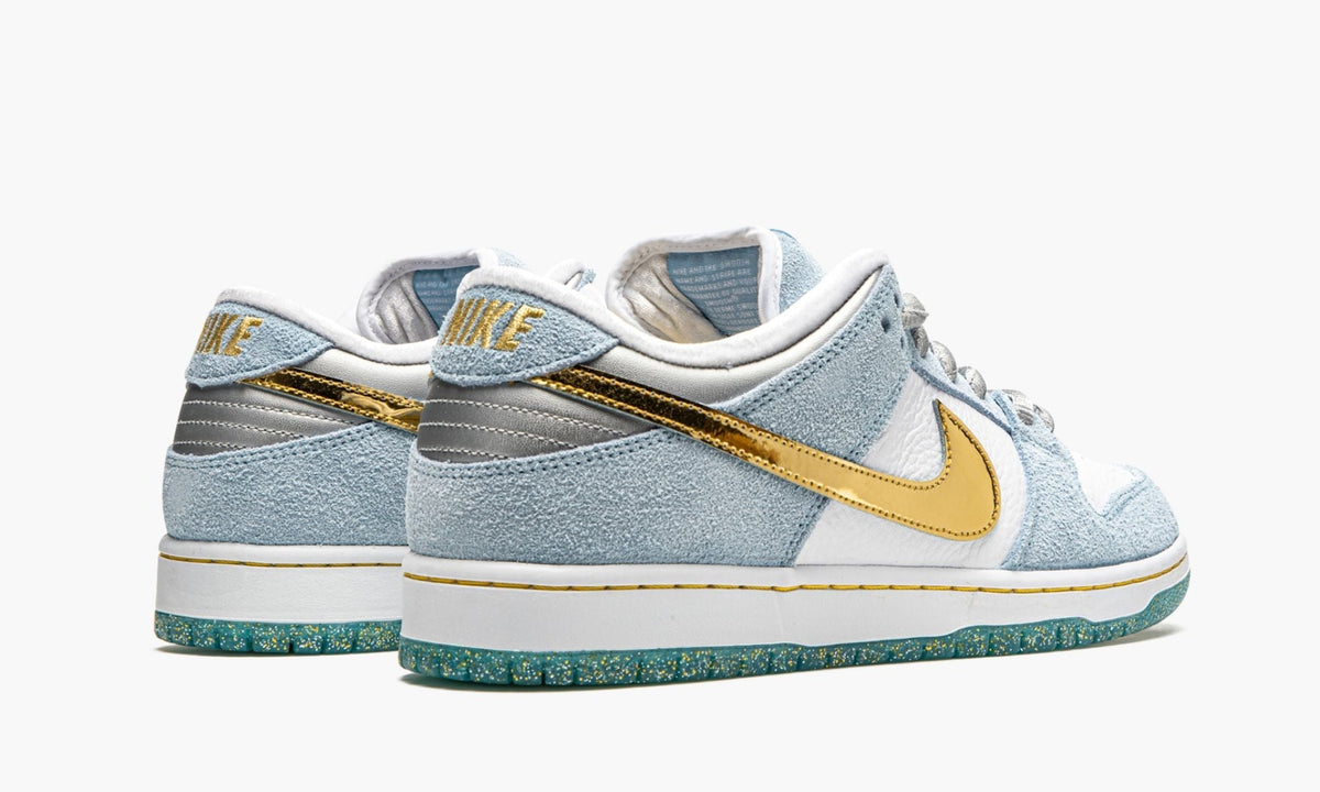 SB Dunk Low Pro QS "Sean Cliver - Special Box" - View 4