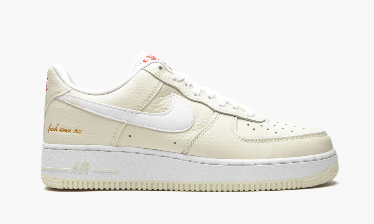 Air Force 1 Low "Popcorn" - Angle View 4
