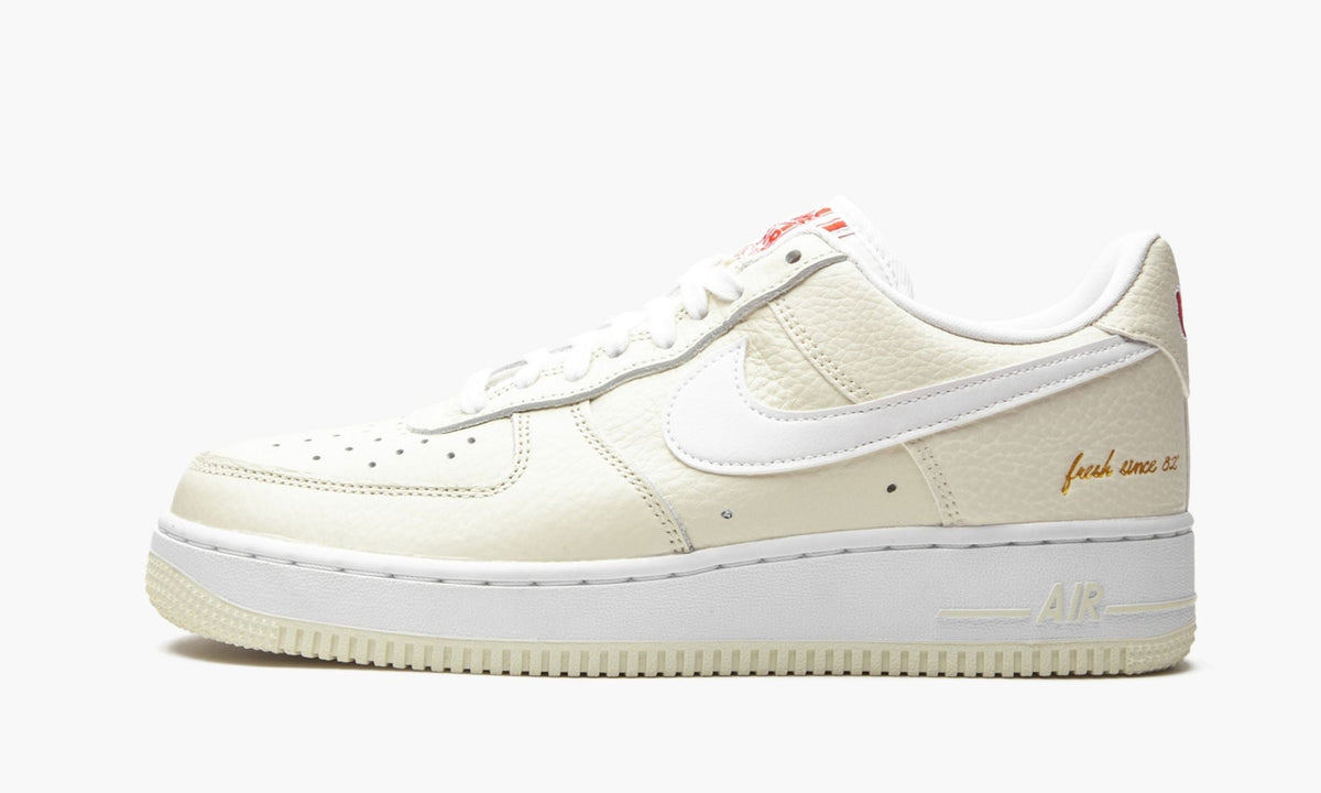 Air Force 1 Low "Popcorn" - Angle View 2