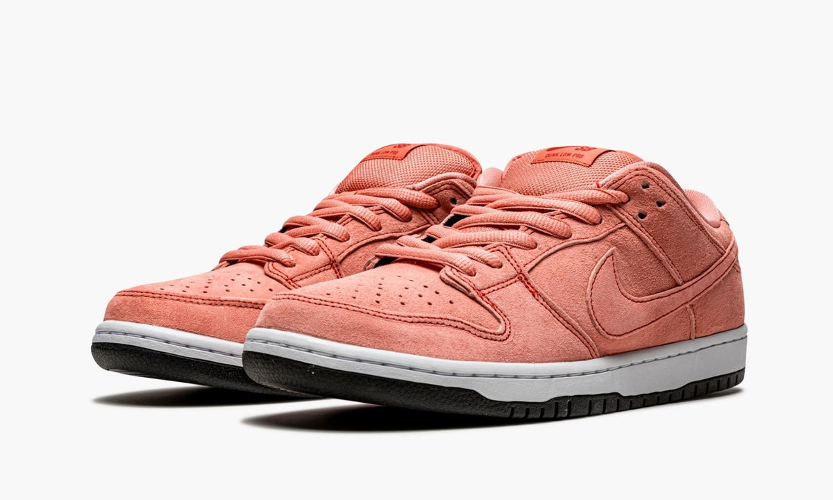 SB Dunk Low Pro "Pink Pig" - View 3