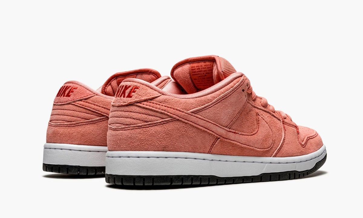 SB Dunk Low Pro "Pink Pig" - View 4