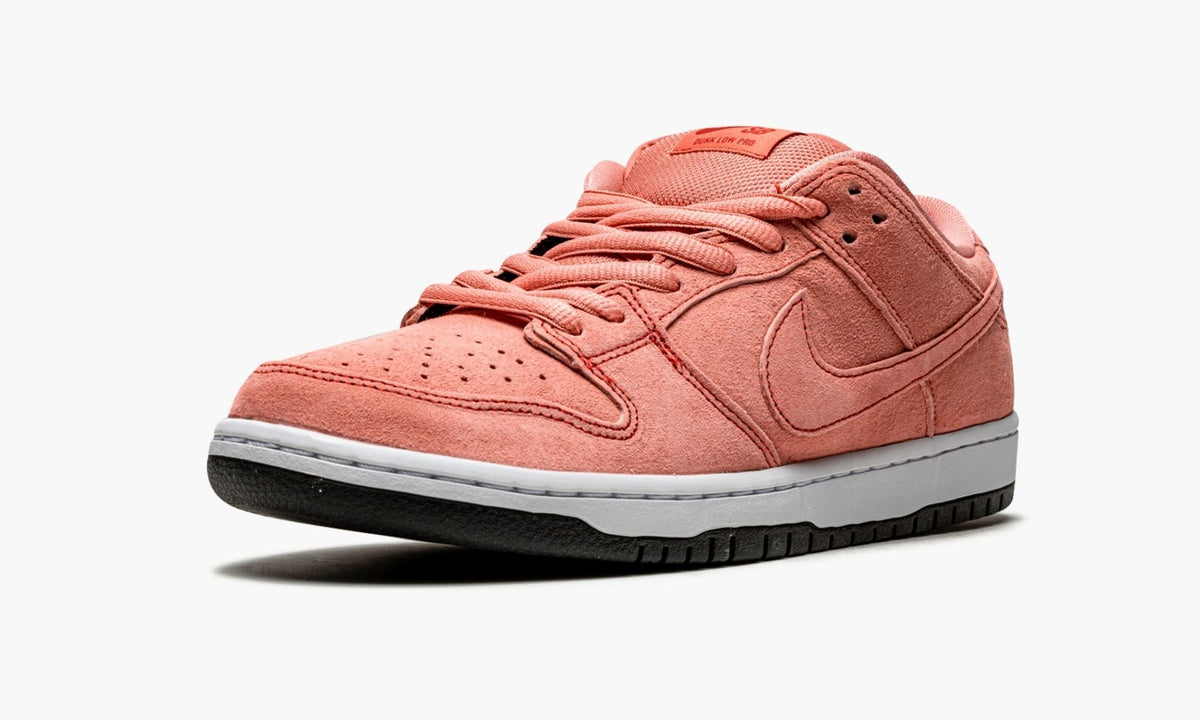 SB Dunk Low Pro "Pink Pig" - View 5