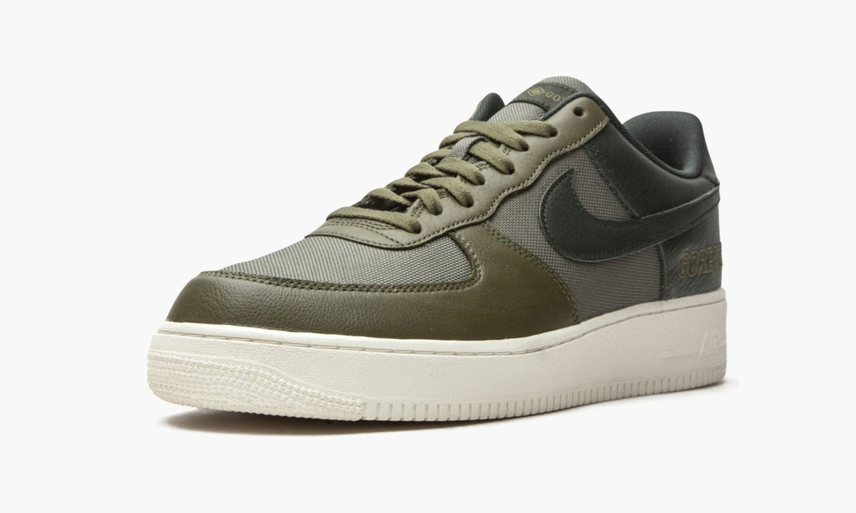 Air Force 1 Low Gore-Tex "Medium Olive" - Angle View 5