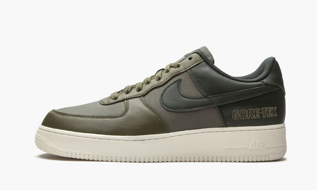 Air Force 1 Low Gore-Tex "Medium Olive" - Angle View 2