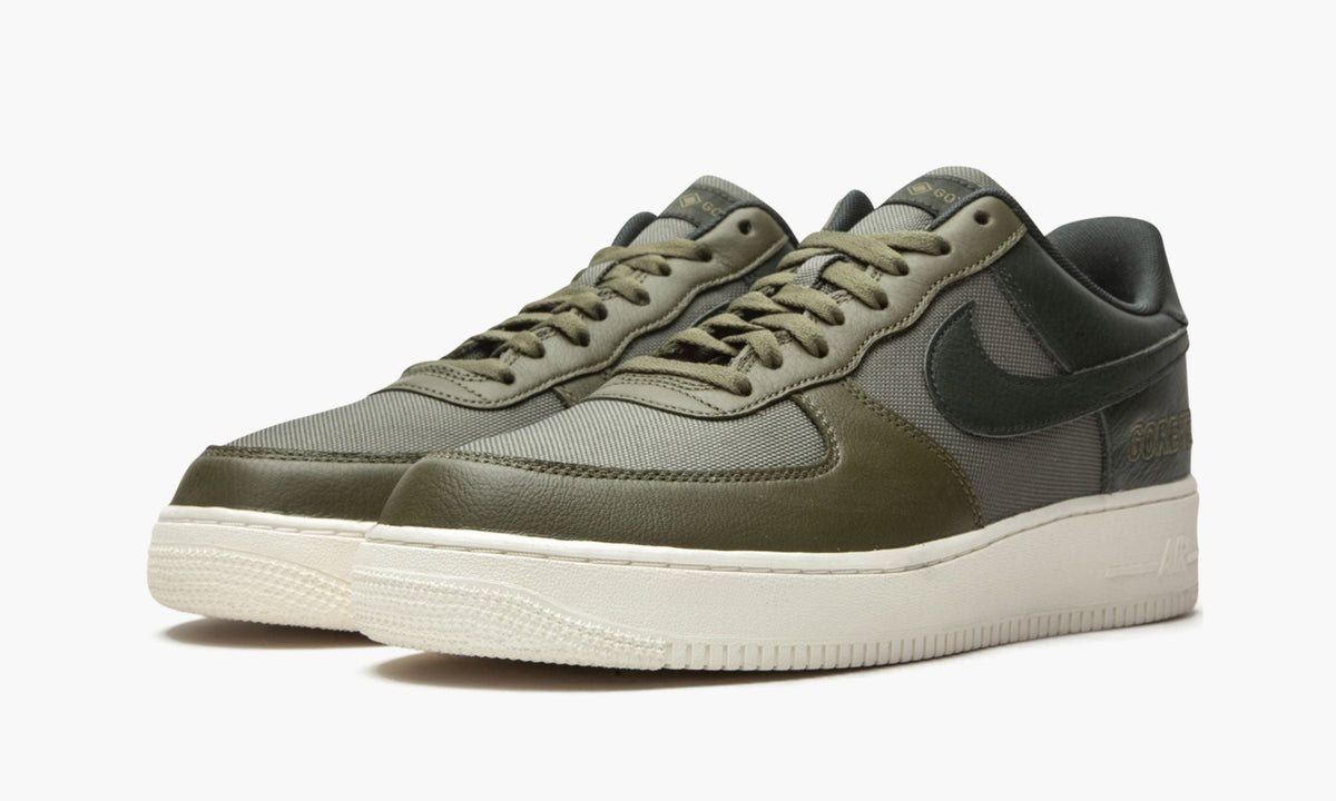 Air Force 1 Low Gore-Tex "Medium Olive" - Angle View 3