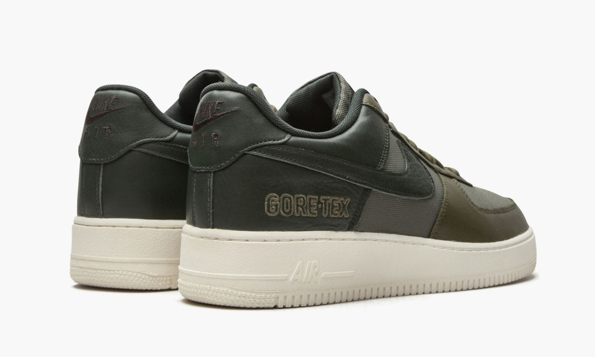 Air Force 1 Low Gore-Tex "Medium Olive" - Angle View 4