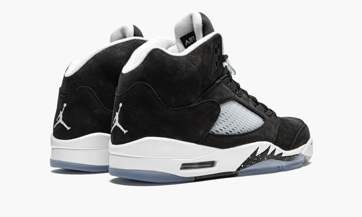 Air Jordan 5 Retro "Oreo 2021" - Angle View 4