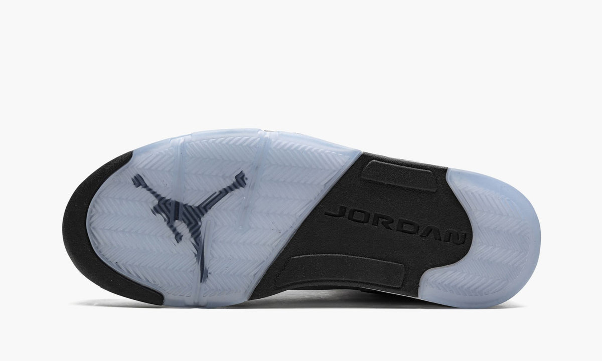 Air Jordan 5 Retro "Oreo 2021" - Angle View 6