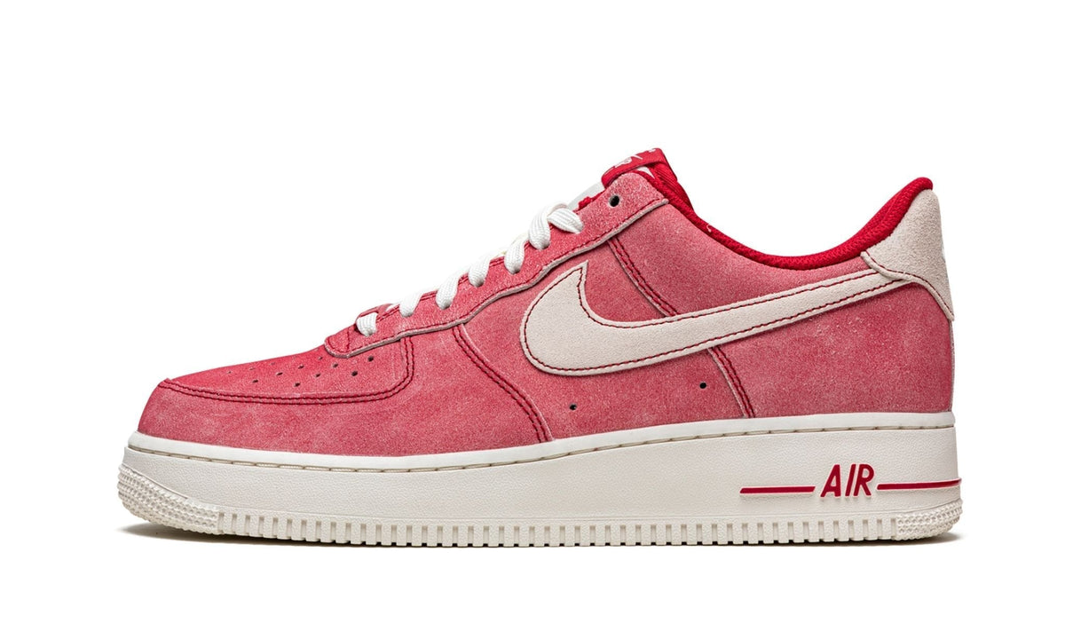 Air Force 1 Low '07 LV8 "Dusty Red" - Main View
