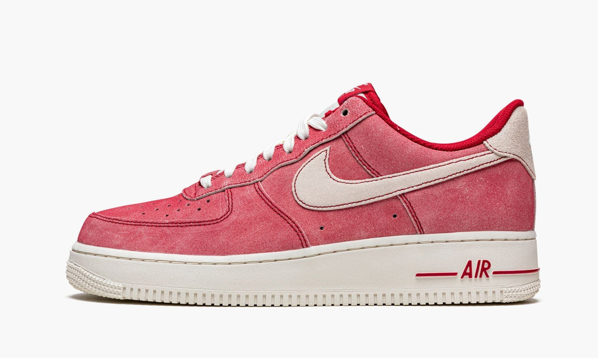 Air Force 1 Low '07 LV8 "Dusty Red" - Angle View 2
