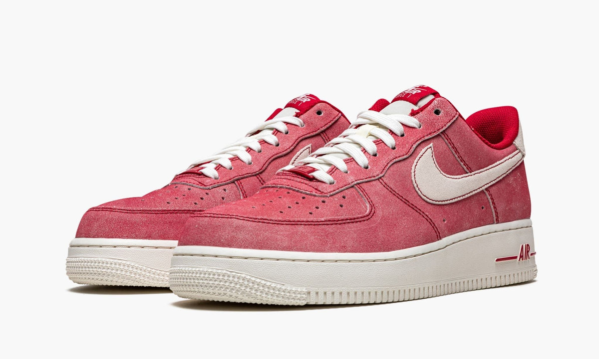 Air Force 1 Low '07 LV8 "Dusty Red" - Angle View 3