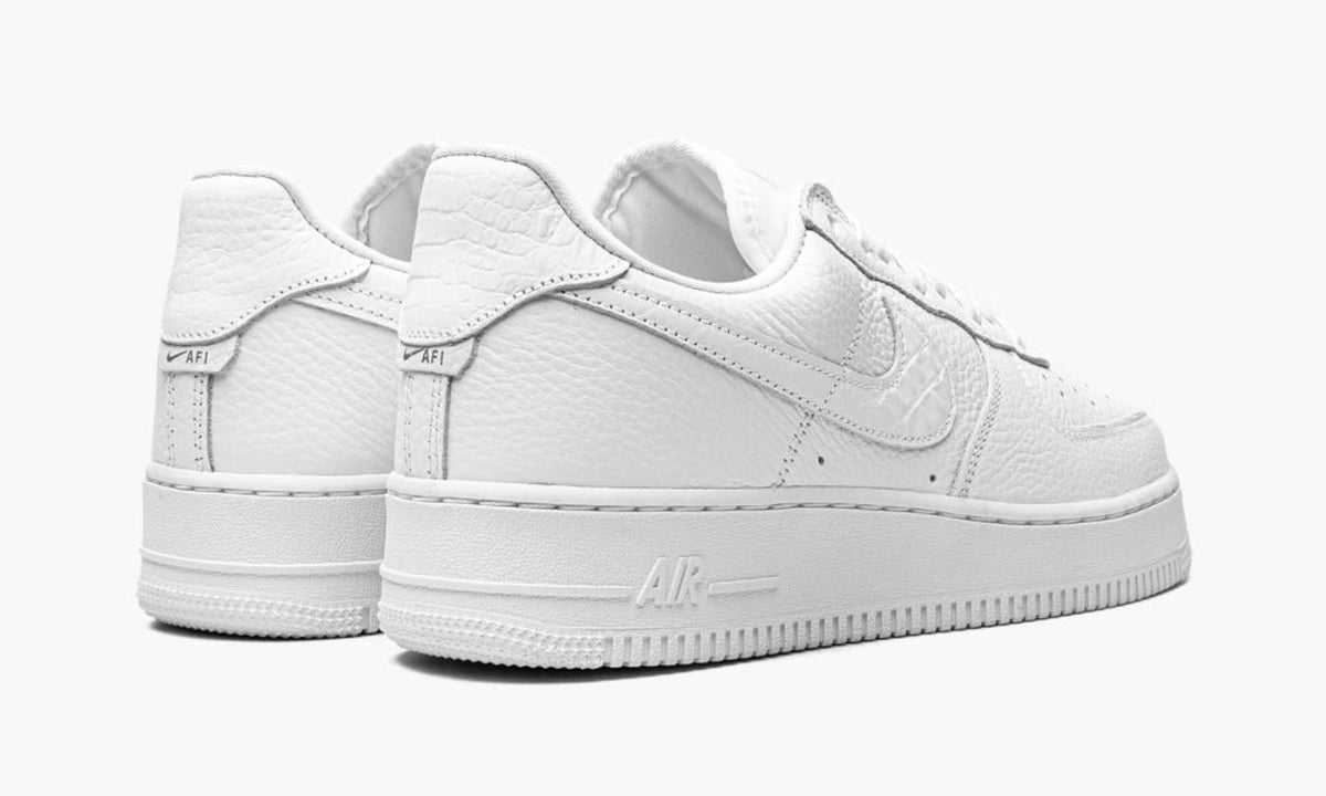Air Force 1 07 Craft "Triple White" - Angle View 4