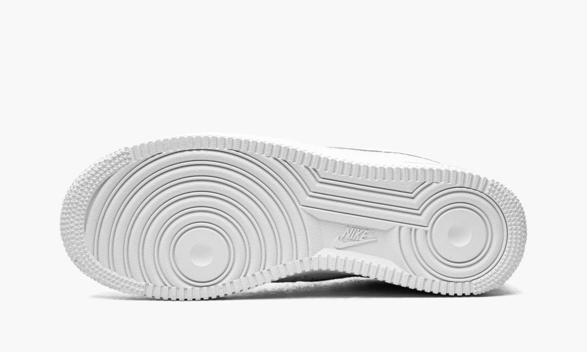 Air Force 1 07 Craft "Triple White" - Angle View 6