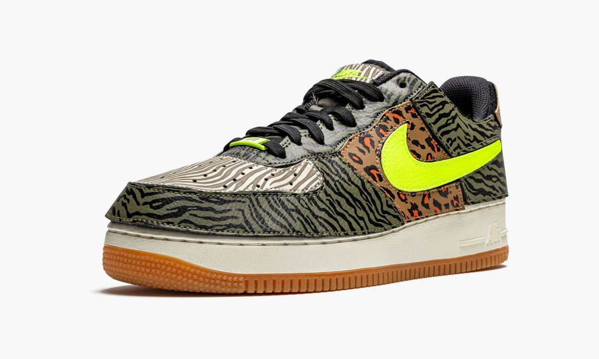 Air Force 1/1 "Animal Print" - Angle View 5