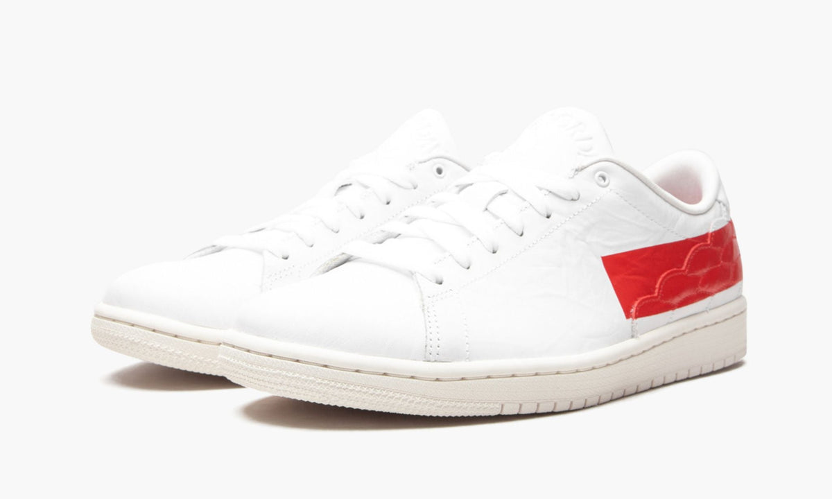 Air Jordan 1 Centre Court "University Red" - Angle View 3