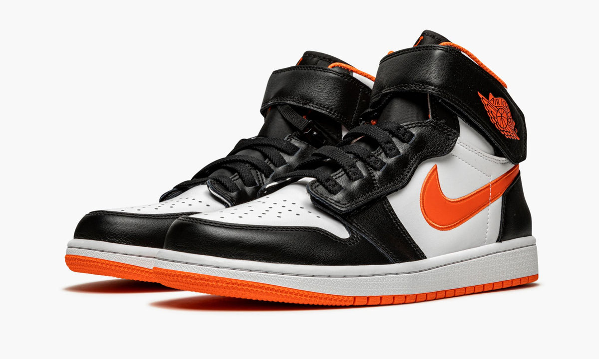 Air Jordan 1 Hi Flyease "Turf Orange" - Angle View 3