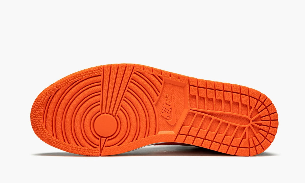 Air Jordan 1 Hi Flyease "Turf Orange" - Angle View 6