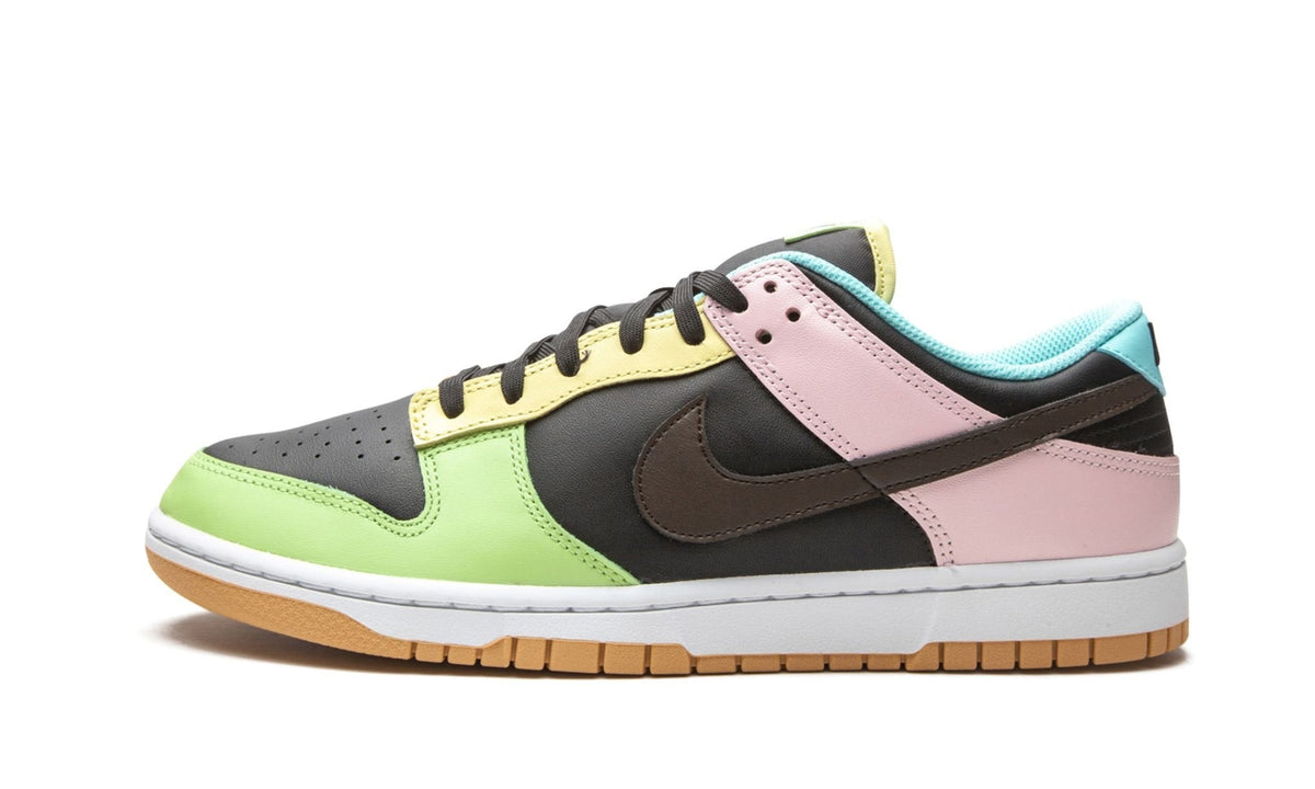 Dunk Low SE "Free 99 - Black" - View 1