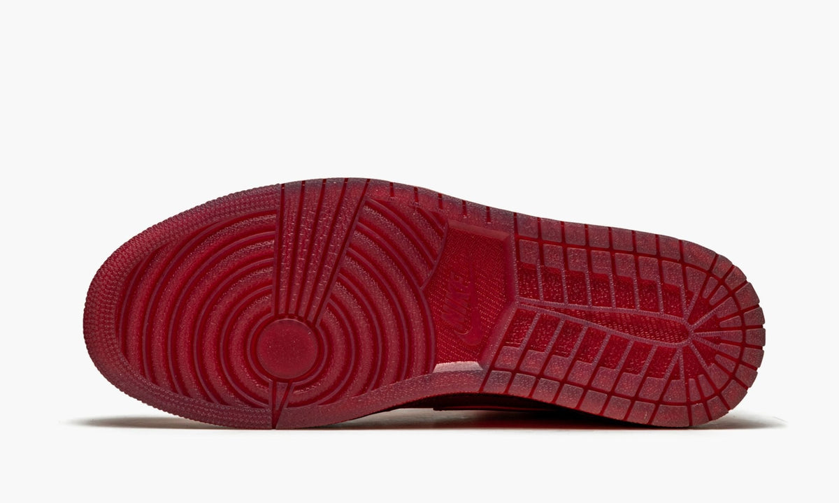 Jordan 1 Retro High "Legends of Summer Glitter" - Angle View 6