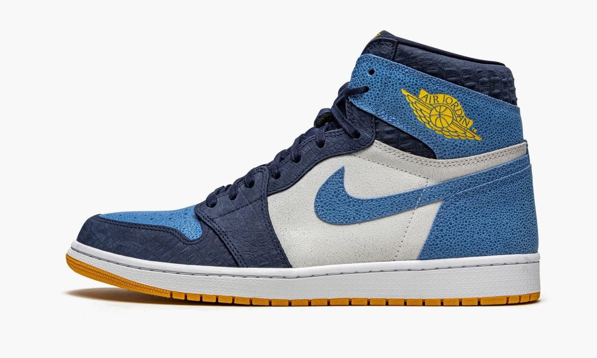 Air Jordan 1 Retro High OG "Marquette PE" - Angle View 2