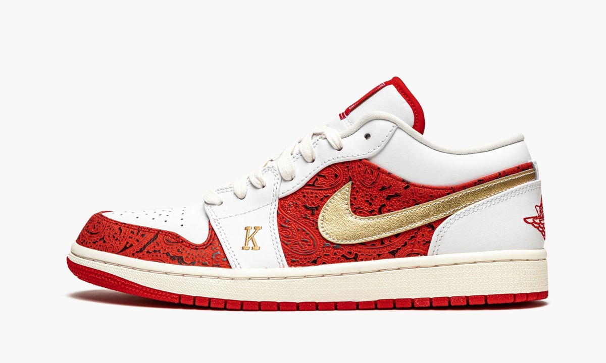 Air Jordan 1 Low SE "Spades" - Angle View 2