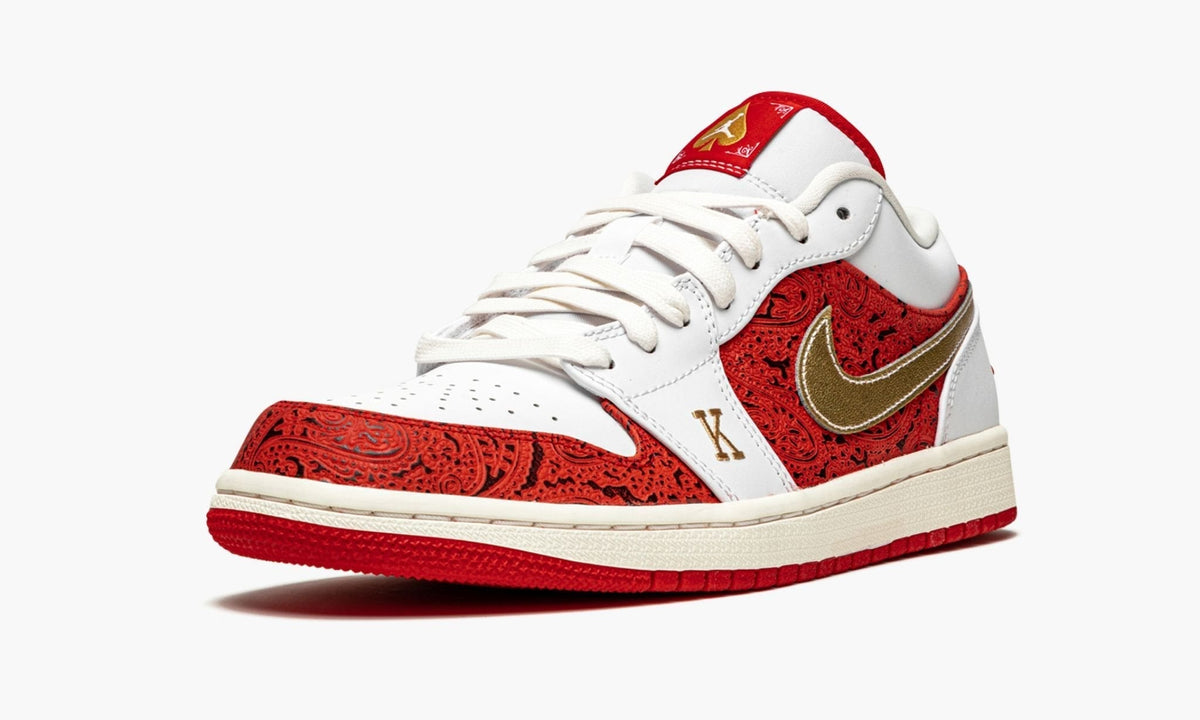 Air Jordan 1 Low SE "Spades" - Angle View 5