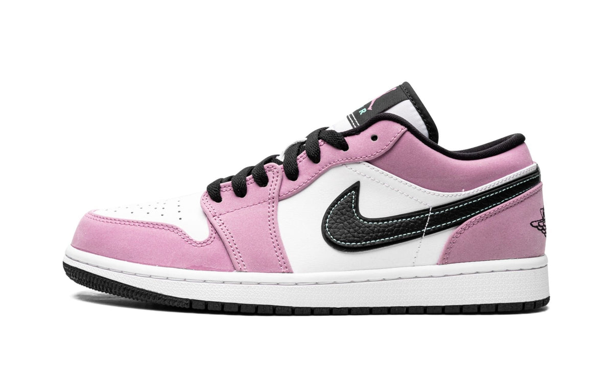Air Jordan 1 Low SE "Violet Shock" - Main View