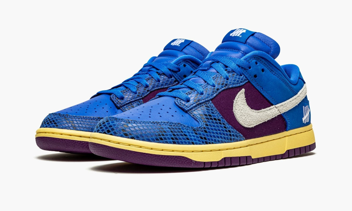 Dunk Low SP "UNDEFEATED Dunk vs. AF1" - View 3